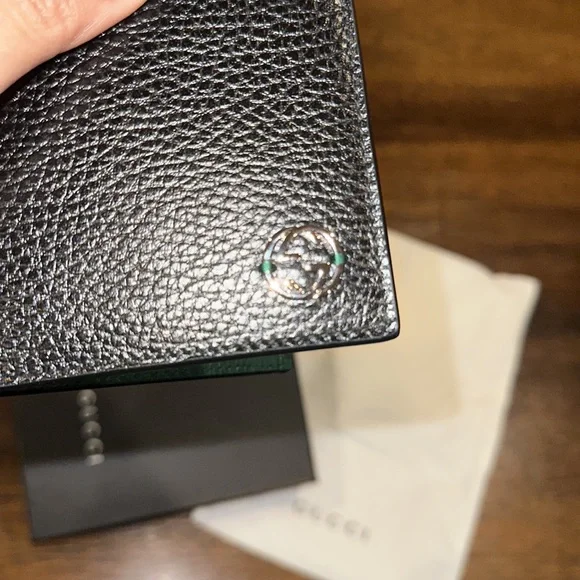 Gucci wallet. Brand new